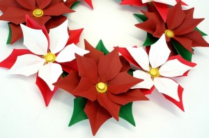 Michaels - Paper Poinsettia Wreath H_700x500